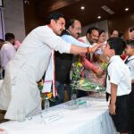 बिलासपुर में जिला स्तरीय शाला प्रवेशोत्सव आयोजित, केंद्रीय राज्य मंत्री तोखन साहू और उप मुख्यमंत्री अरुण साव ने किया नवप्रवेशी बच्चों का स्वागत