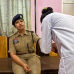 राष्ट्रीय चिकित्सक दिवस पर सारंगढ़-बिलाईगढ़ पुलिस ने डॉक्टरों का किया सम्मान, पुलिस जवानों के लिए लगाया स्वास्थ्य परीक्षण शिविर स्वास्थ्य जांच के साथ तनाव प्रबंधन और बेहतर जीवनशैली अपनाने के दिए गए सुझाव