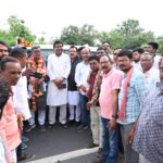 नेता प्रतिपक्ष चरणदास महंत का सांकरा में भव्य स्वागत; कांग्रेस कार्यकर्ताओं में जोश व एकजुटता की लहर