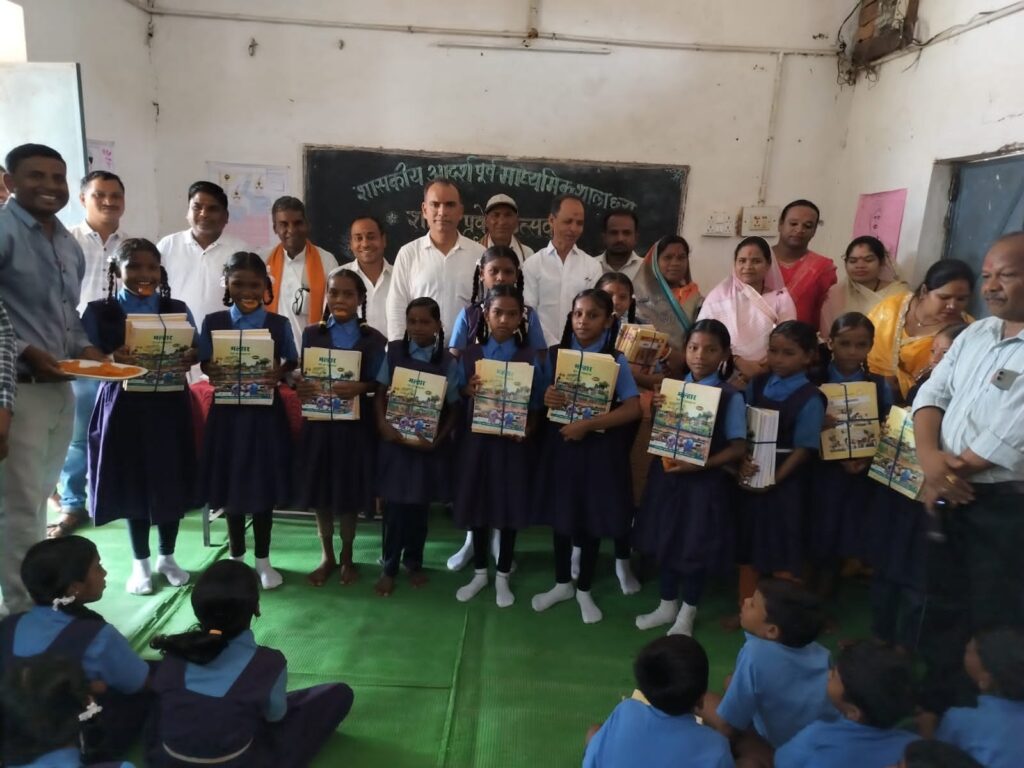आदर्श पूर्व माध्यमिक विद्यालय छुरा में धूमधाम से मनाया गया प्रवेशोत्सव,