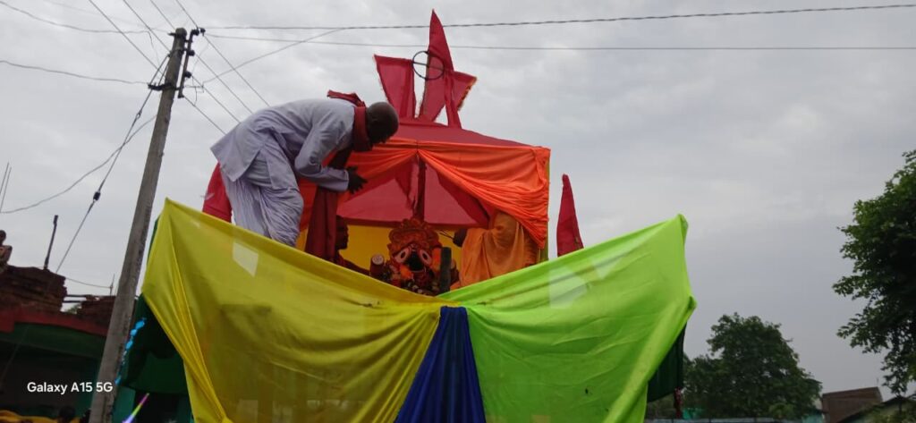खोकसरा में धूमधाम से मनाई गई रथयात्रा, भगवान जगन्नाथ का गुंडिचा मंदिर के लिए हुआ प्रस्थान