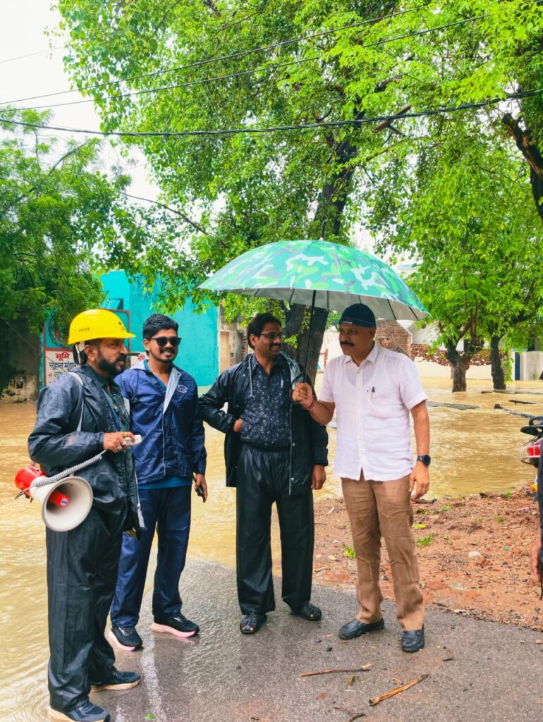 भारी बारिश के मद्देनजर जिला प्रशासन अलर्ट, कलेक्टर ने दिए राहत एवं बचाव के निर्देश
