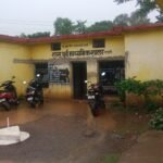 बारिश बनी परीक्षा, पानी के बीच पढ़ने को मजबूर बच्चे... पलारी के पूर्व माध्यमिक शाला की तस्वीरें बयां...