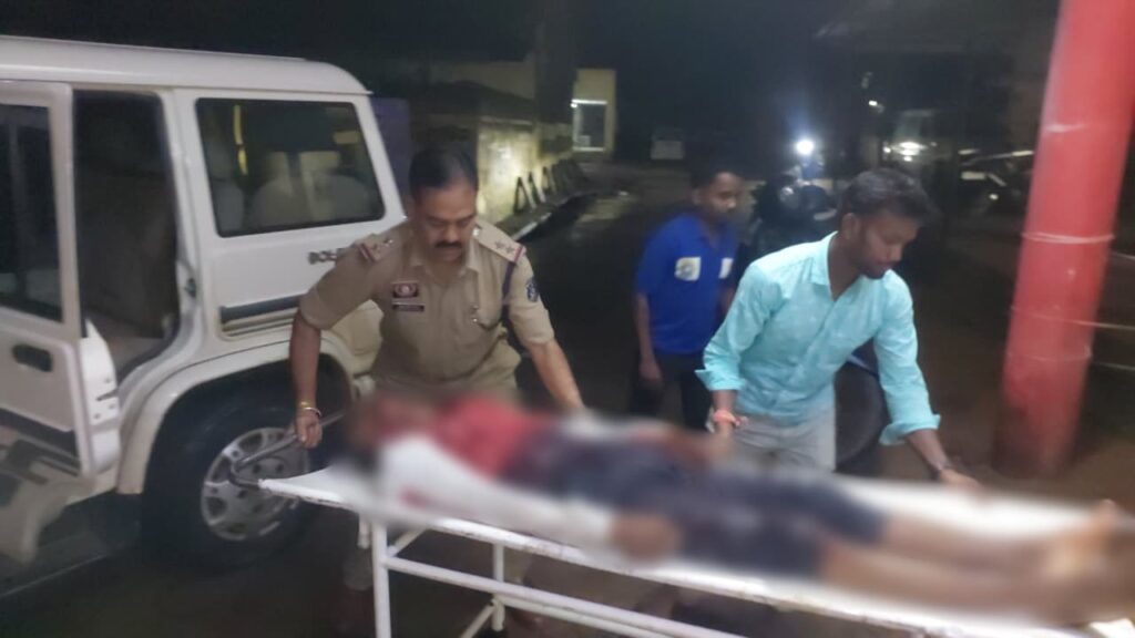 बैलों को लेके घर लौट रहे 22 वर्षीय युवक को बाइक ने मारी टक्कर, दोनों घायल,