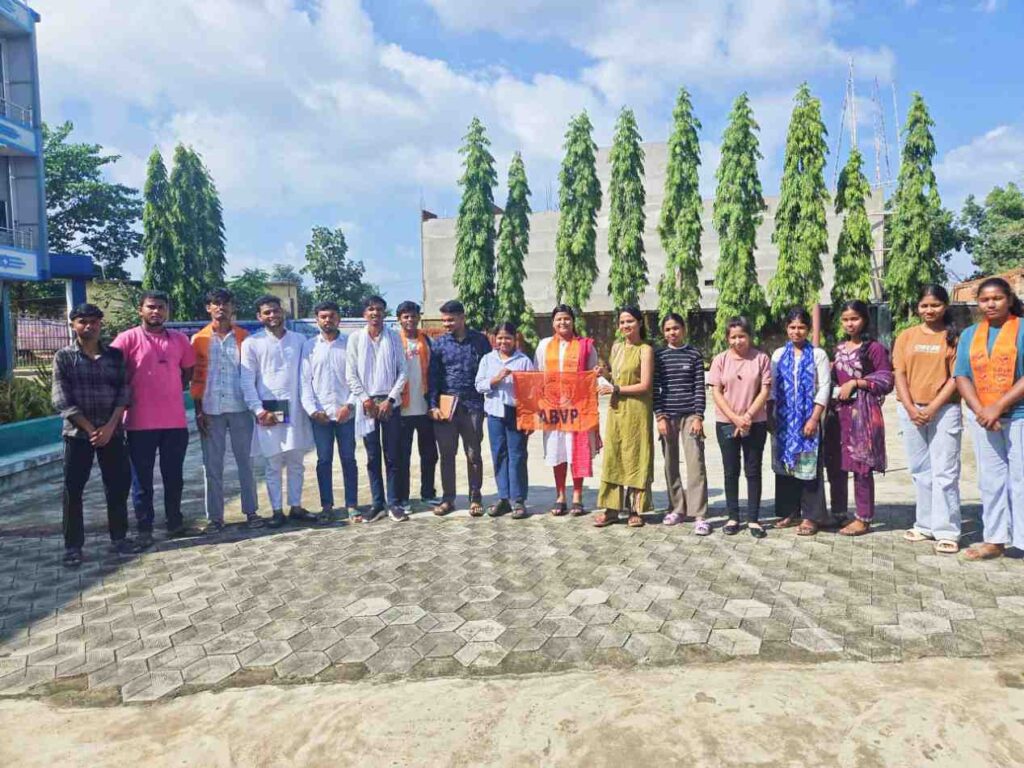 छात्र नेतृत्व को मिली नई जिम्मेदारी: अभाविप बैकुंठपुर की नई नगर कार्यकारिणी घोषित, आयुषी साहू बनीं नगर मंत्री