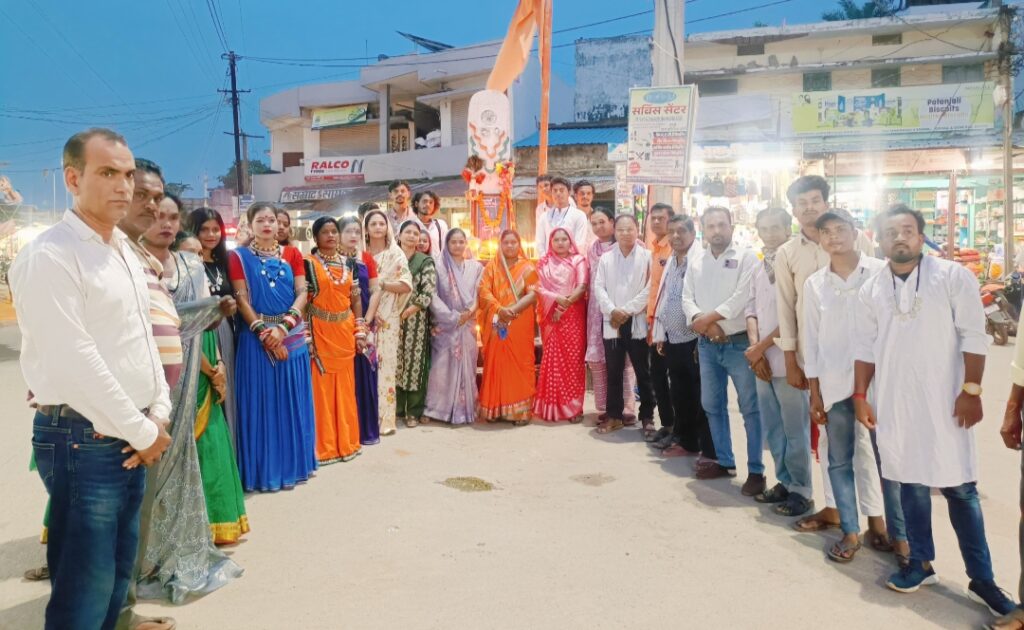 छुरा में पद्म विभूषण डॉ. तीजन बाई को भावभीनी श्रद्धांजलि, लोक कलाकारों ने दी नम आंखों से विदाई,