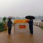 लगातार बारिश से छुरा क्षेत्र के नदी-नाले उफान पर, सुखा नदी के पुल पर चढ़ा पानी, प्रशासन ने रोकी आवाजाही,
