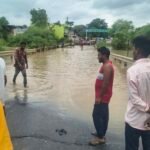 महानदी उफान पर: गिधौरी-घाटमडावा नाला में 3 फीट पानी, आवागमन पूरी तरह बंद