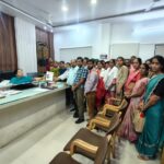 स्वास्थ्य कर्मचारियों ने मांगों को लेकर खोला मोर्चा, मुख्यमंत्री के नाम कलेक्टर को सौंपा ज्ञापन