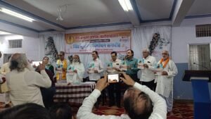 परंपरा, संस्कार और संगठन का संगम, ‘विप्र सुरभि’ के विमोचन ने रचा नया अध्याय  ### महंत श्री रामसुन्दर दास जी ने किया विमोचन, अध्यक्ष श्याम शुक्ल का जन्मोत्सव भी गरिमापूर्ण वातावरण में मनाया गया