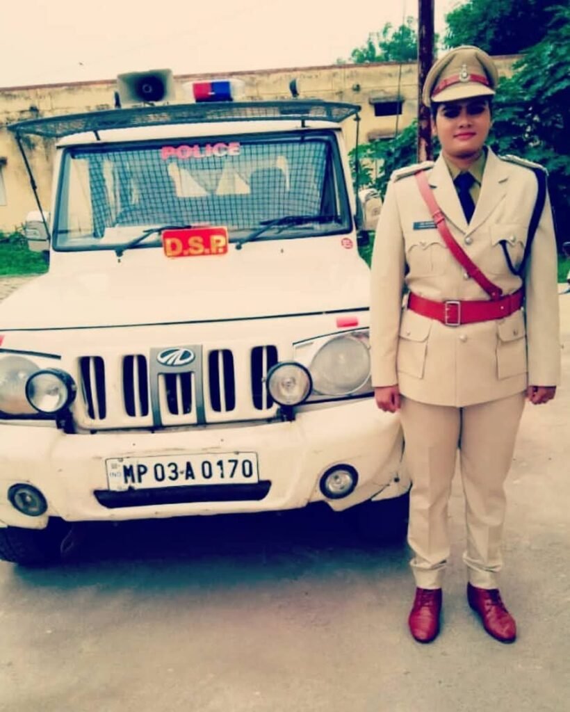 जमीन सौदे के मामले में CSP नेहा पच्चीसिया समेत तीन पर FIR