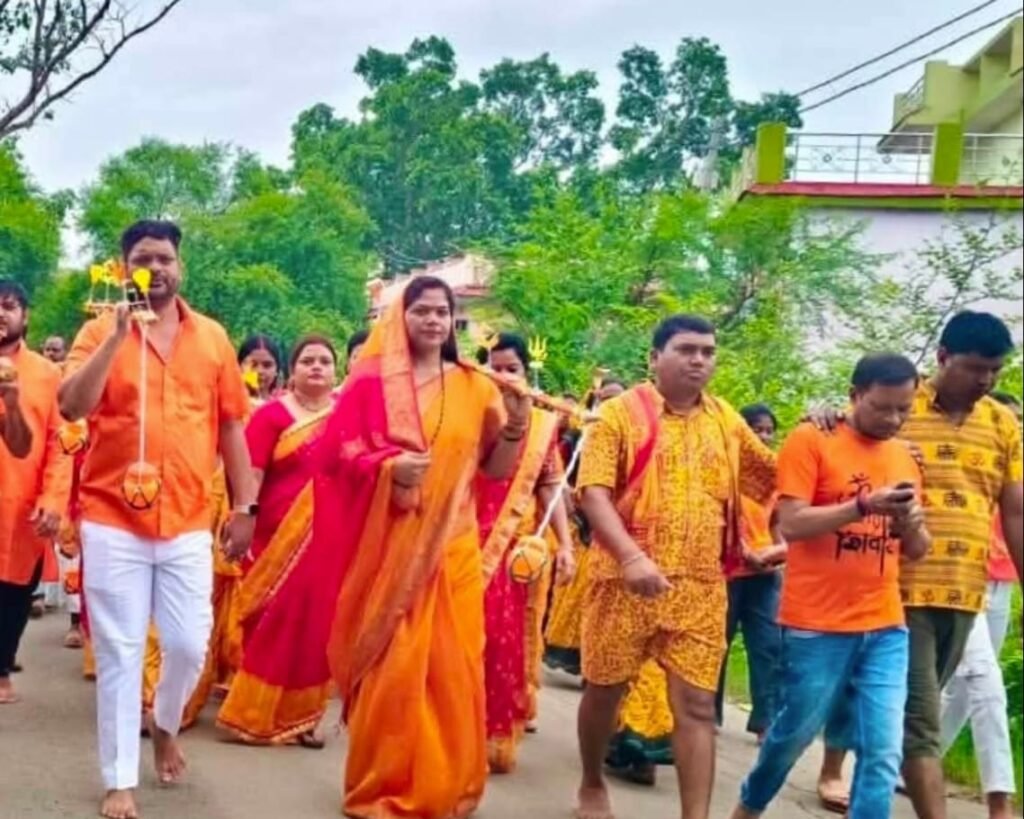विधायक कविता द्वारा आयोजित महाकाल जी का भव्य कांवर यात्रा संपन्न, सोनाखान के कार्यकर्ता हुए शामिल-युधिष्ठिर नायक