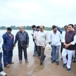 जोंक नदी हादसा: NDRF के रेस्क्यू ऑपरेशन का जायजा लेने सांकरा पहुंचे विधायक डॉ. संपत अग्रवाल