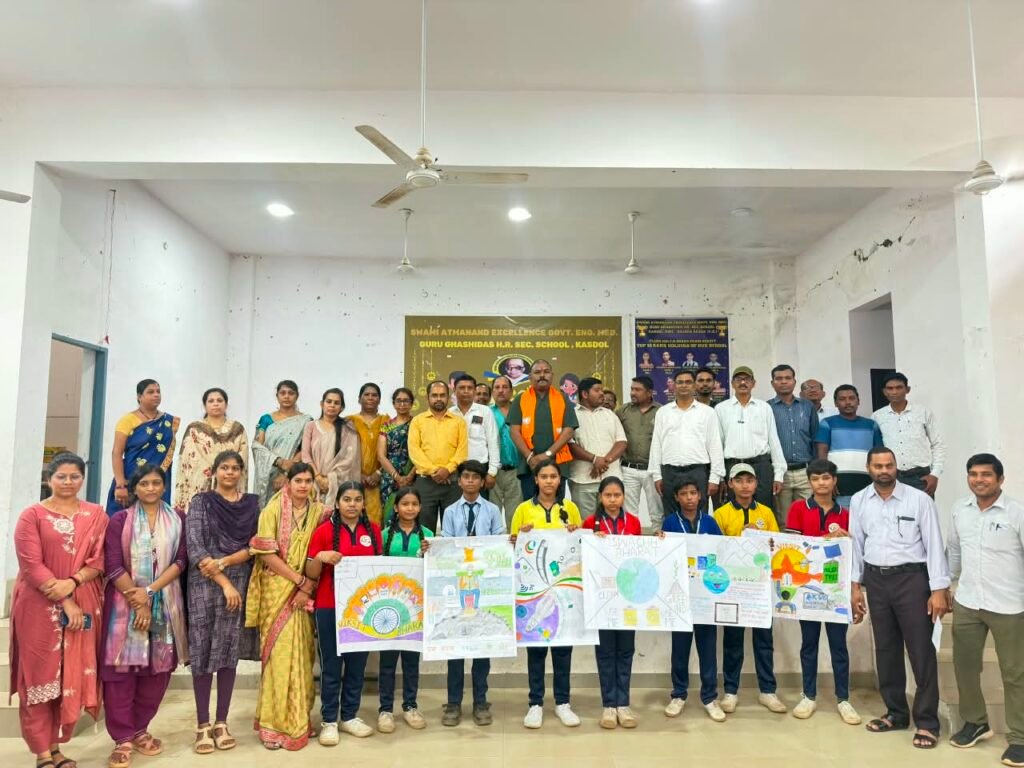सेवा संकल्प अभियान में विद्यार्थियों से संवाद, शिक्षा और राष्ट्र निर्माण का दिया संदेश
