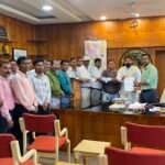 सचिव संगठन ने विभिन्न मांगों को लेकर सीईओ जिला पंचायत को सौंपा ज्ञापन,