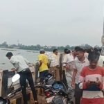 महानदी पुल पर भीषण सड़क हादसा, पिकअप की टक्कर से बाइक सवार पुल से नीचे गिरे; एक की मौत,