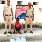 सुखीपाली में अवैध महुआ शराब के साथ एक गिरफ्तार: पिथौरा पुलिस ने घर की बाड़ी में दी दबिश, 15 लीटर शराब जब्त कर भेजा जेल