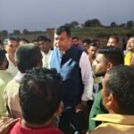 ओवररेट की शिकायत पर संडी शराब दुकान पहुंचे विधायक संदीप साहू, बोले—अब शिकायत मिली तो होगी कार्रवाई