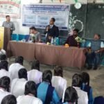 बच्चों को बताया- मुसीबत में चुप न रहें, हेल्पलाइन पर करें कॉल
