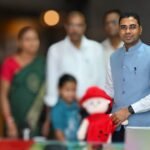 पालन-पोषण देखरेख योजना: बलौदाबाजार में बालिका को मिला नया परिवार, कलेक्टर ने शिक्षिका बनने के सपने को दी शुभकामनाएं