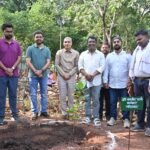 जतमई धाम को प्लास्टिक मुक्त बनाने विधायक रोहित साहू और कलेक्टर रणबीर शर्मा ने किया श्रमदान, चलाया स्वच्छता अभियान,