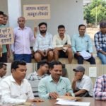 घर-घर पहुंचकर नवमतदाताओं को जागरूक कर रहे शिक्षक BLO जगजीवन प्रसाद जांगड़े, धमनी में चला रहे विशेष अभियान