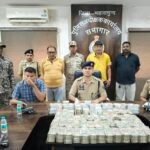 महासमुंद पुलिस का 4 राज्यों में बड़ा एक्शन! खैर लकड़ी तस्करी में 1.70 करोड़ नकद जब्त, 70 टन लकड़ी बरामद; हिमाचल से आरोपी गिरफ्तार