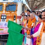 बिलासपुर से 850 श्रद्धालु आस्था स्पेशल ट्रेन से अयोध्या रवाना, सांसद कमलेश जांगड़े और विधायक धरमलाल कौशिक ने दिखाई हरी झंडी