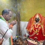 ग्राम सिंगारपुर के माँ विंध्यवासिनी मंदिर में जिला पंचायत सदस्य मोक्ष कुमार प्रधान ने की पूजा-अर्चना, क्षेत्र की सुख-समृद्धि एवं खुशहाली की कामना