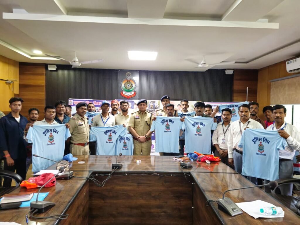 गरियाबंद में यातायात व्यवस्था संभालेंगे ट्रैफिक वार्डन, पुलिस ने युवाओं को दिया प्रशिक्षण,