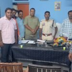 कुशभाठा सरपंच के साथ मारपीट का मामला गरमाया, सरपंच महासंघ ने थाना प्रभारी से की कार्रवाई की मांग।