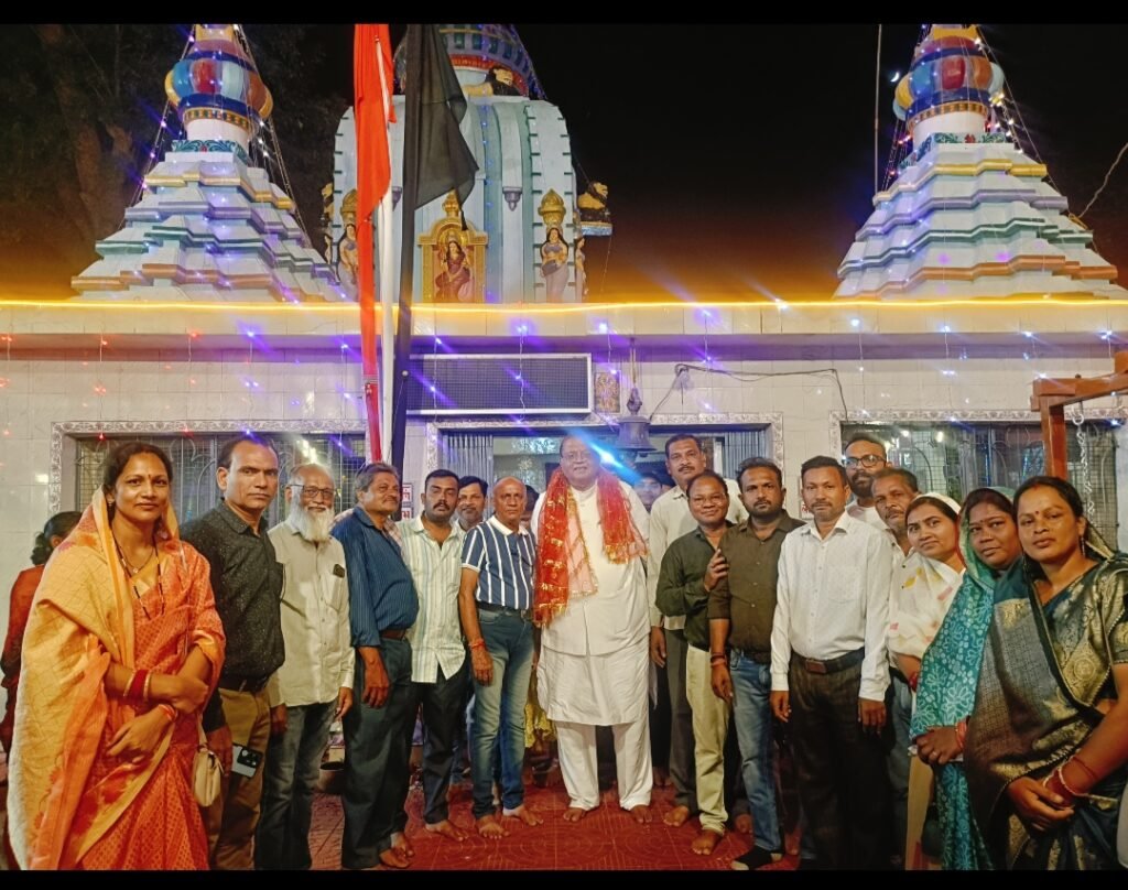 अमितेश शुक्ला ने मां शीतला के दरबार में टेका मत्था, रामजानकी मंदिर निर्माण के लिए ₹1,11,101 देने की घोषणा,