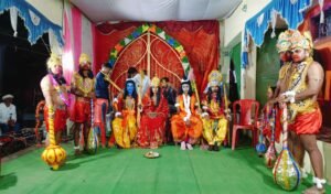 टेंगनाबासा में रावण दहन के बाद हुआ भव्य झांकी आयोजन, रामेश्वरम ग्रुप ने मेधावी छात्र-छात्राओं को किया सम्मानित,