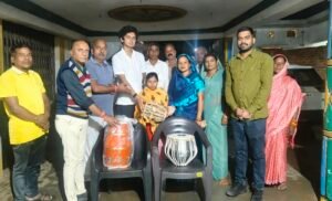 नेत्रबाधित गायिका द्रोपती दिवान को मिला वाद्ययंत्रों का सहारा, पंडित श्यामाचरण शुक्ला फाउंडेशन ने भेंट किए ढोलक-तबला,